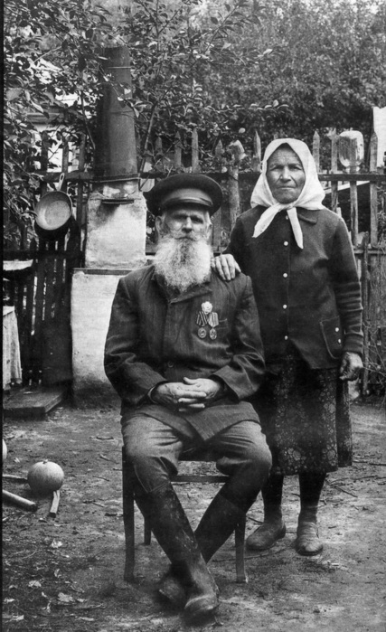 Донской казак Василий Иванович Топилин, 1894 года рождения с женой Ульяной Степановой